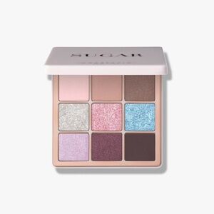 Sugar Mini Eyeshadow Palette
Mini eyeshadow featuring 9 full-pigment shades.